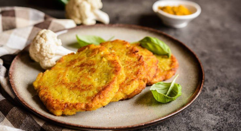  Τηγανίτες από κουνουπίδι-Μια διαφορετική αλλά νόστιμη εκδοχή μαγειρέματος