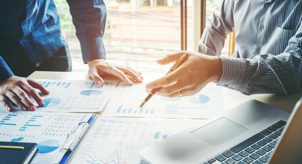 Επισπεύδονται οι διαδικασίες αδειοδότησης των επιχειρήσεων