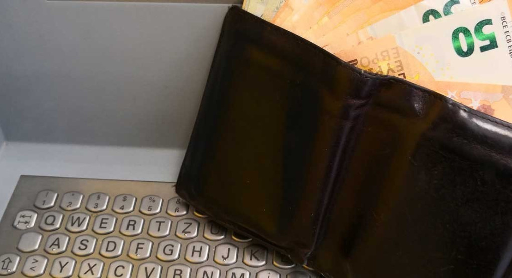 Φιάσκο με τις συνδεδεμένες, έστειλαν τους αγρότες στα ΑΤΜ και τους άφησαν εκτός πληρωμής