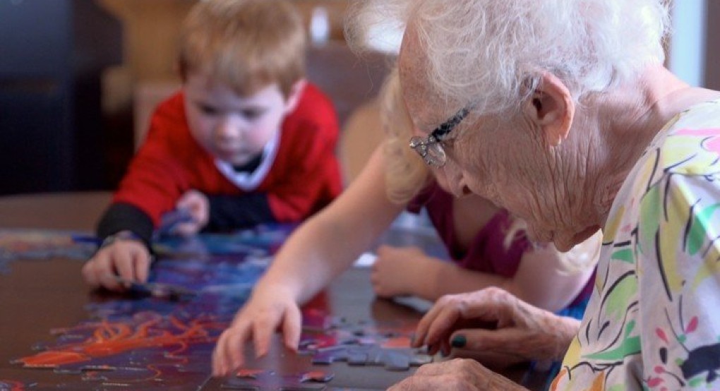 Ένωσαν γηροκομείο και νηπιαγωγείο και το αποτέλεσμα ήταν συγκινητικό