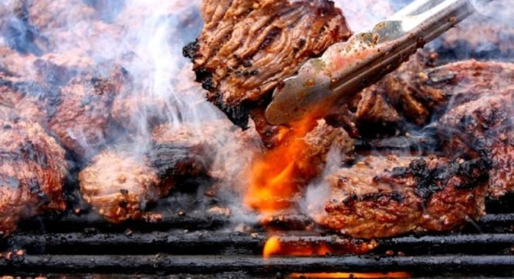 Σε ποιες χώρες της Ευρώπης το…τσικνίζουν