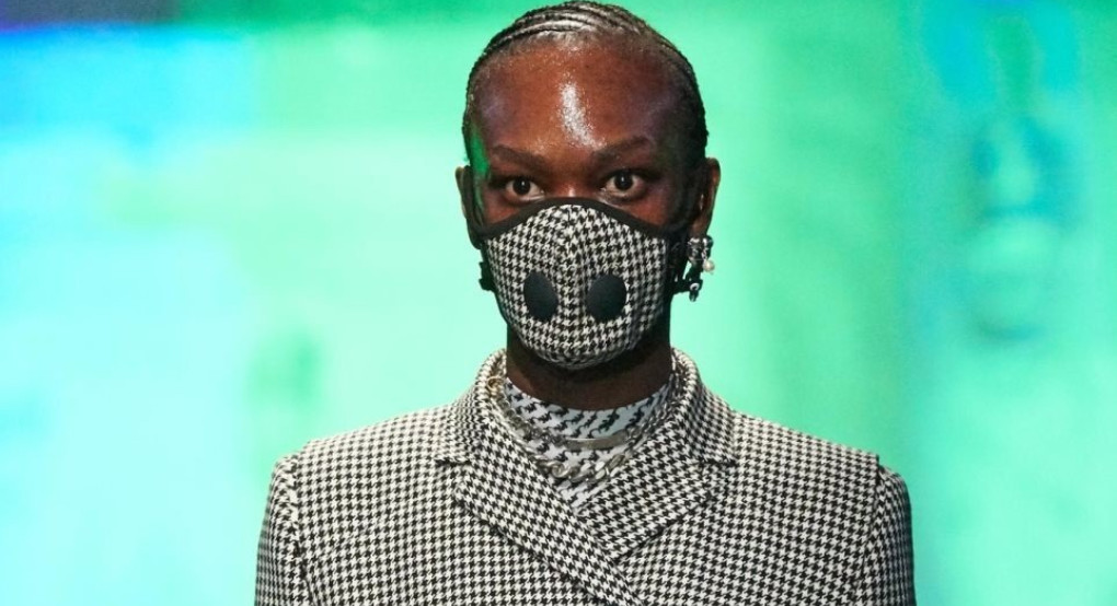 Παρίσι: Εβδομάδα μόδας... με μάσκες