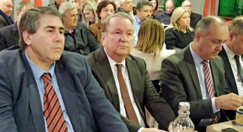 Τρία σε...ένα από τον Καρασμάνη 