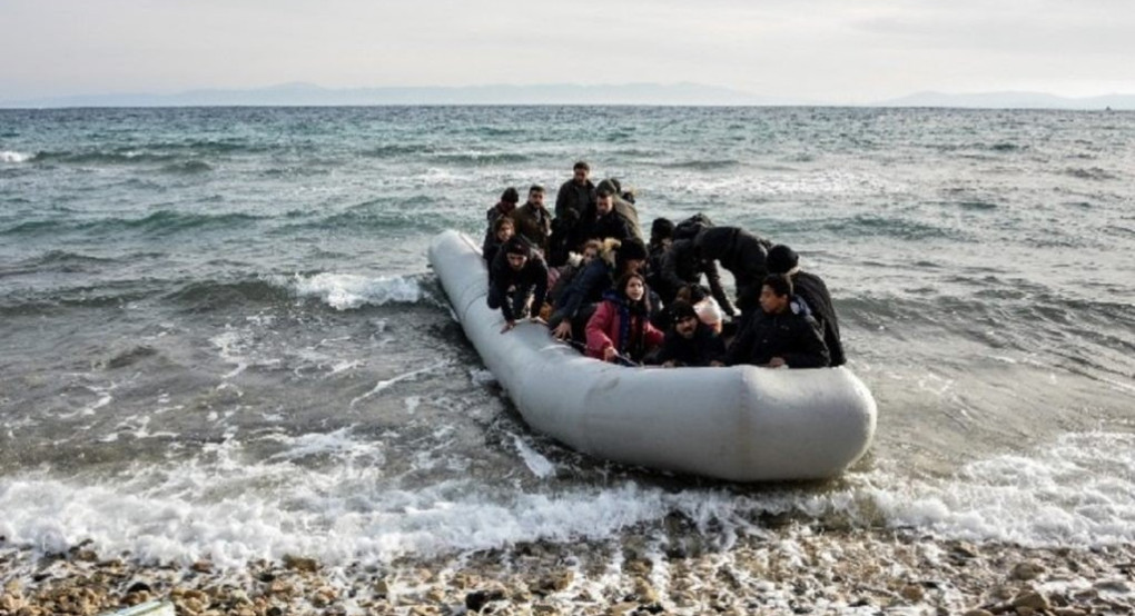 Μυτιλήνη: Συγκέντρωση πολιτών εμποδίζουν τη μεταφορά των νεαφιχθέντων μεταναστών στη Μόρια 