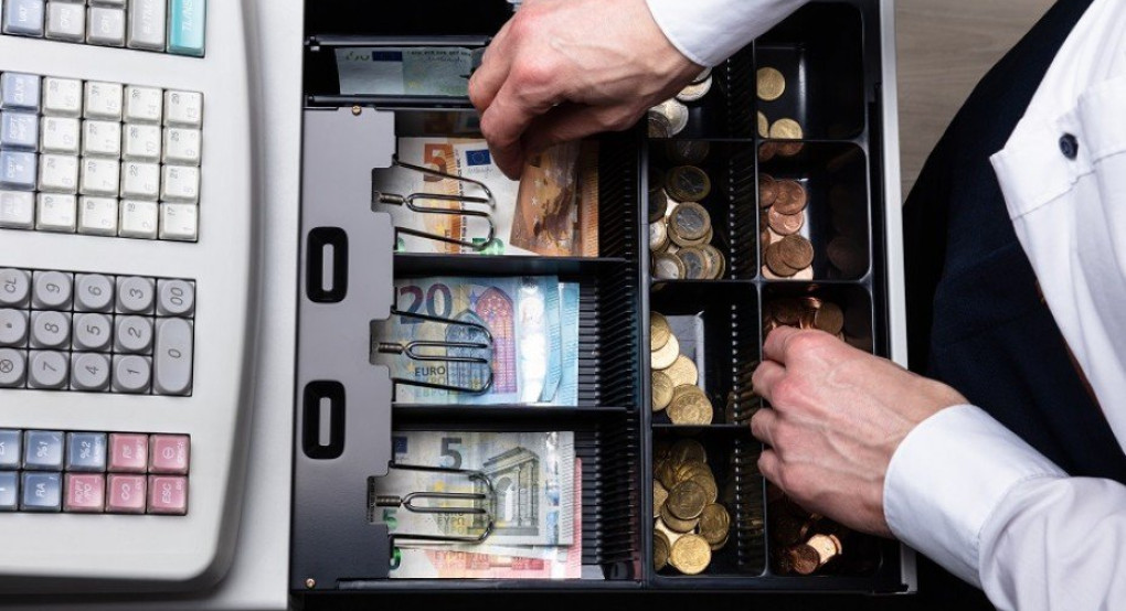 Ένα λεπτό φοροφυγά: Ακόμα και ανά λεπτό σύνδεση των ταμειακών με το Taxis 