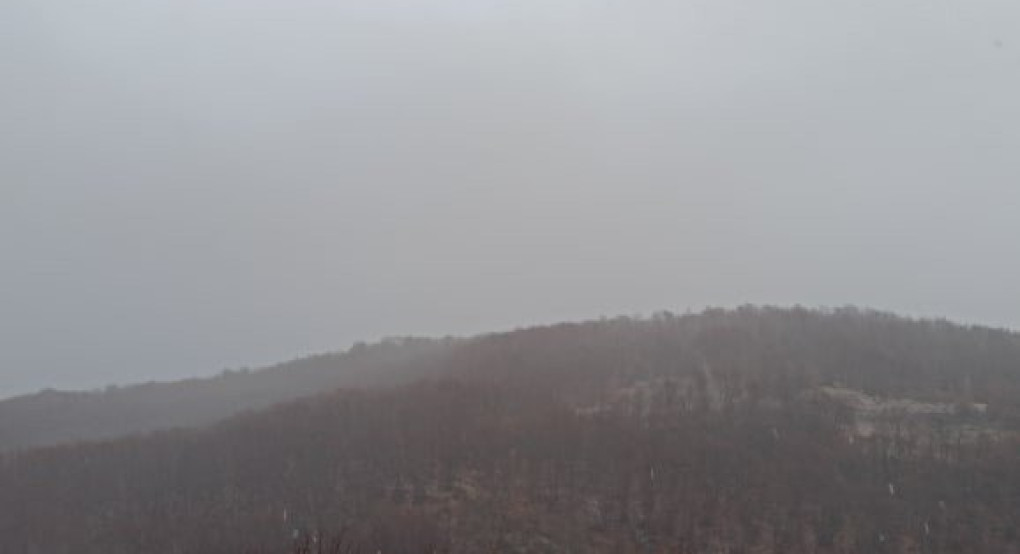 Έκτακτο δελτίο επιδείνωσης καιρού: Ήρθαν τα πρώτα χιόνια στην Πέλλα  