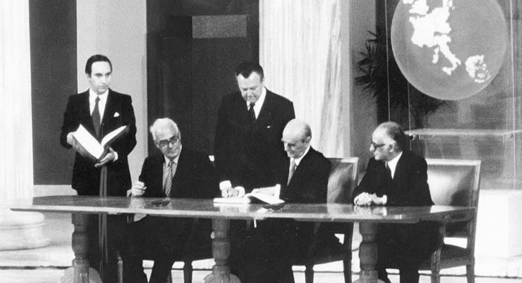 Ιορδάνης Τζαμτζής: «28 Μαΐου 1979 – Η Ελλάδα στην ΕΟΚ με υπογραφή του Εθνάρχη Κωνσταντίνου Καραμανλή» Ιορδάνης Τζαμτζής: «28 Μαΐου 1979 – Η Ελλάδα στην ΕΟΚ με υπογραφή του Εθνάρχη Κωνσταντίνου Καραμανλή»