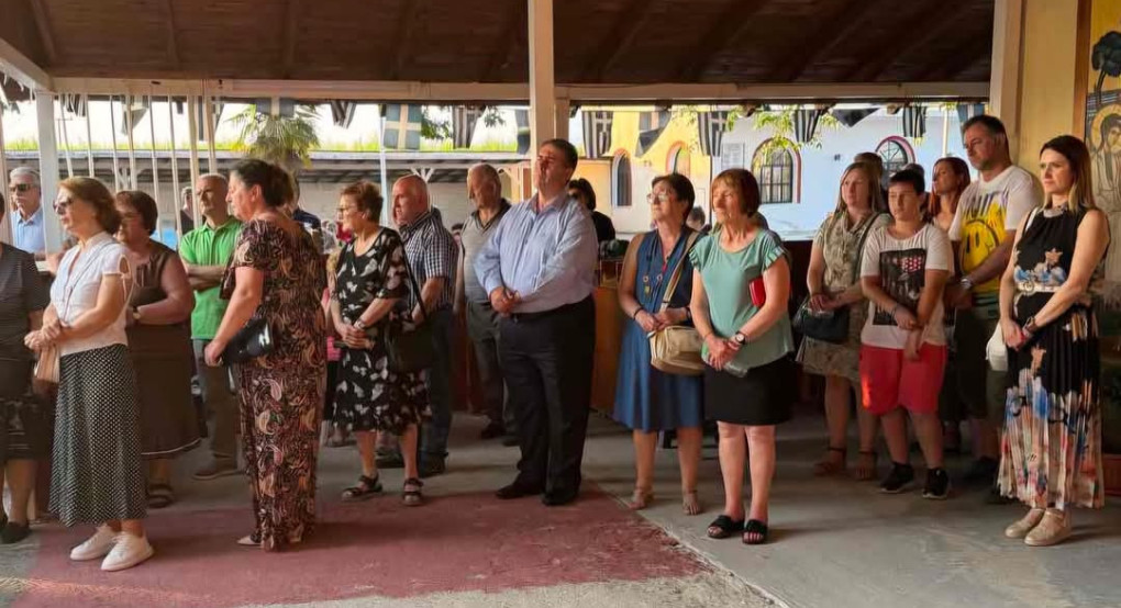 Πανηγυρικός Εσπερινός στο εξωκλήσι της Αγίας Τριάδας στη Δάφνη – Παρών ο Αντιπεριφερειάρχης Πέλλας Ιορδάνης Τζαμτζής Πανηγυρικός Εσπερινός στο εξωκλήσι της Αγίας Τριάδας στη Δάφνη – Παρών ο Αντιπεριφερειάρχης Πέλλας Ιορδάνης Τζαμτζής