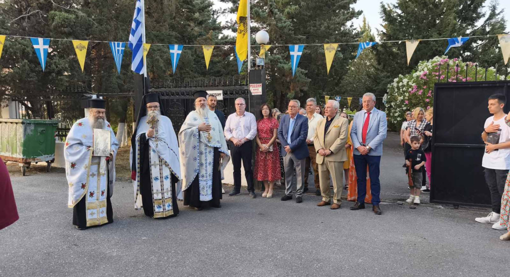 Γιώργος Καρασμάνης: Το Άγιο Πνεύμα να χαρίζει φώτιση, δύναμη και καθαρή σκέψη σε όλους Γιώργος Καρασμάνης: Το Άγιο Πνεύμα να χαρίζει φώτιση, δύναμη και καθαρή σκέψη σε όλους