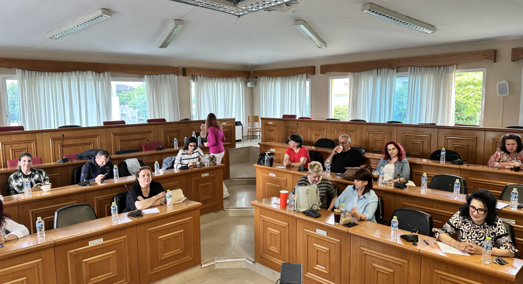 Σεμινάριο εκπαίδευσης ΚΑΡΠΑ και χρήση φορητού απινιδωτή στους υπαλλήλους του Δήμου Αλμωπίας Σεμινάριο εκπαίδευσης ΚΑΡΠΑ και χρήση φορητού απινιδωτή στους υπαλλήλους του Δήμου Αλμωπίας