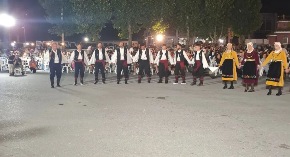 Δυναμική παρουσία του Συλλόγου Βλάχων Αρχάγγελου στην εκδήλωση των «Άλμωπων» Αριδαίας Δυναμική παρουσία του Συλλόγου Βλάχων Αρχάγγελου στην εκδήλωση των «Άλμωπων» Αριδαίας