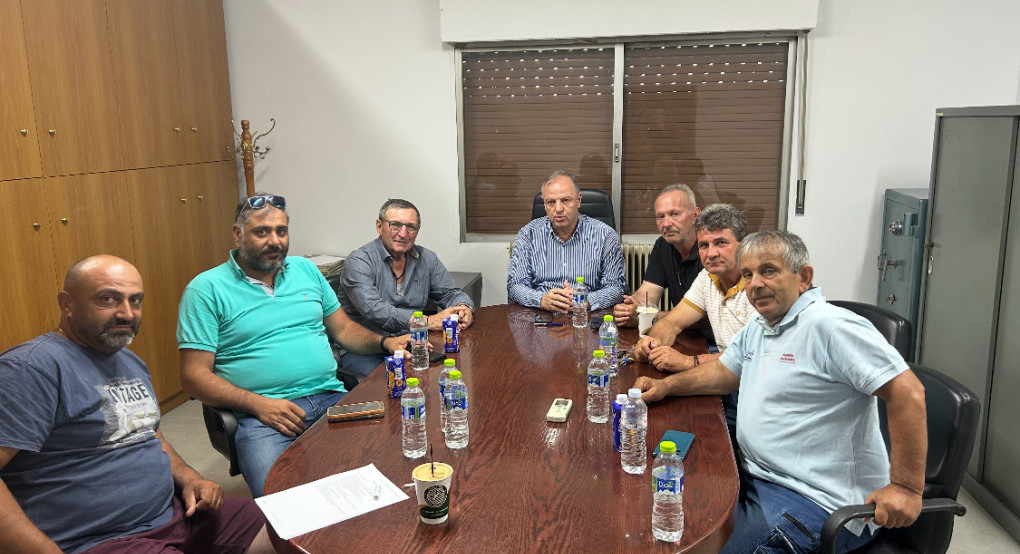 Συνάντηση του ΥφΑΑΤ, Διονύση Σταμενίτη με το ΤΟΕΒ Καρυώτισσας Συνάντηση του ΥφΑΑΤ, Διονύση Σταμενίτη με το ΤΟΕΒ Καρυώτισσας