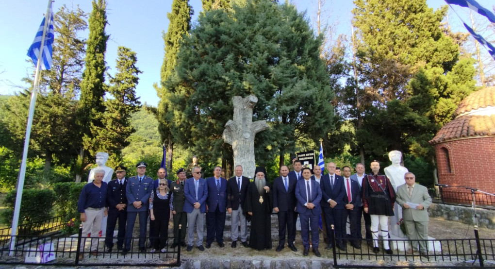 Μνημόσυνο των Μακεδονομάχων Καπετάν Άγρα και Αντώνη Μίγκα Μνημόσυνο των Μακεδονομάχων Καπετάν Άγρα και Αντώνη Μίγκα