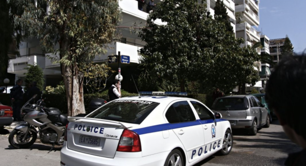 Ένοπλη Ληστεία από δέκα άτομα - Φεύγοντας έβαλαν φωτιά στο σπίτι του θύματος Ένοπλη Ληστεία από δέκα άτομα - Φεύγοντας έβαλαν φωτιά στο σπίτι του θύματος