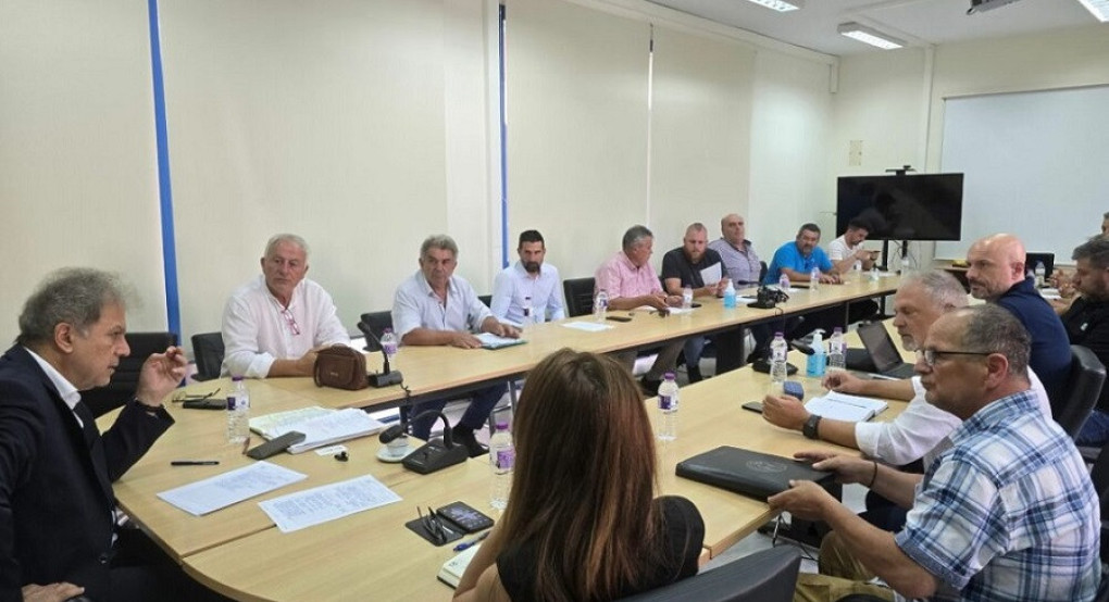 Εποικοδομητική συνάντηση των Κυνηγετικών Συλλόγων Δυτικής Μακεδονίας και της ΚΟΜΑΘ με τον Περιφερειάρχη Δ. Μακεδονίας κο Αμανατίδη Γιώργο Εποικοδομητική συνάντηση των Κυνηγετικών Συλλόγων Δυτικής Μακεδονίας και της ΚΟΜΑΘ με τον Περιφερειάρχη Δ. Μακεδονίας κο Αμανατίδη Γιώργο