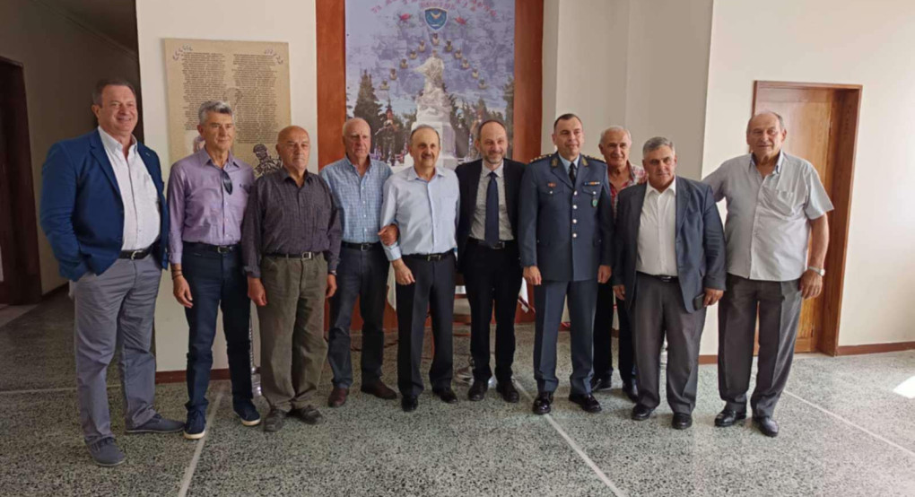 Ο Πρόεδρος του Δημοτικού Συμβουλίου Γιάννης Χατζηαποστόλου στην εκδήλωση της Αστυνομικής Διεύθυνσης Κιλκίς για το εν αποστρατεία προσωπικό της Ο Πρόεδρος του Δημοτικού Συμβουλίου Γιάννης Χατζηαποστόλου στην εκδήλωση της Αστυνομικής Διεύθυνσης Κιλκίς για το εν αποστρατεία προσωπικό της