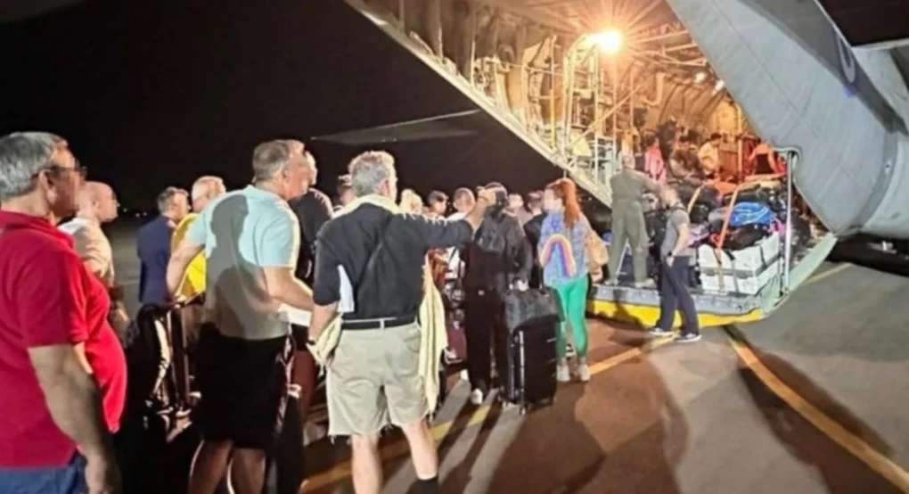 Συγχαρητήρια Δένδια σε Πολεμική Αεροπορία και Διοίκηση Ειδικού Πολέμου για τον απεγκλωβισμό των Ελλήνων από το Ισραήλ Συγχαρητήρια Δένδια σε Πολεμική Αεροπορία και Διοίκηση Ειδικού Πολέμου για τον απεγκλωβισμό των Ελλήνων από το Ισραήλ
