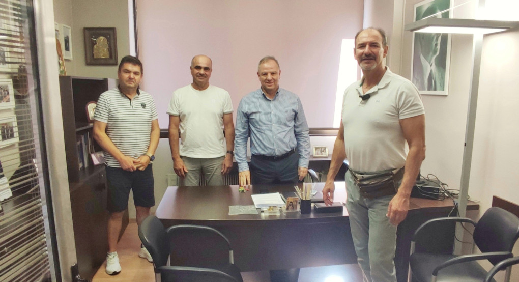 Έδεσσα: Σημαντική συνάντηση του Ορειβατικού Συλλόγου με τον Υφυπουργό Δ. Σταμενίτη Έδεσσα: Σημαντική συνάντηση του Ορειβατικού Συλλόγου με τον Υφυπουργό Δ. Σταμενίτη