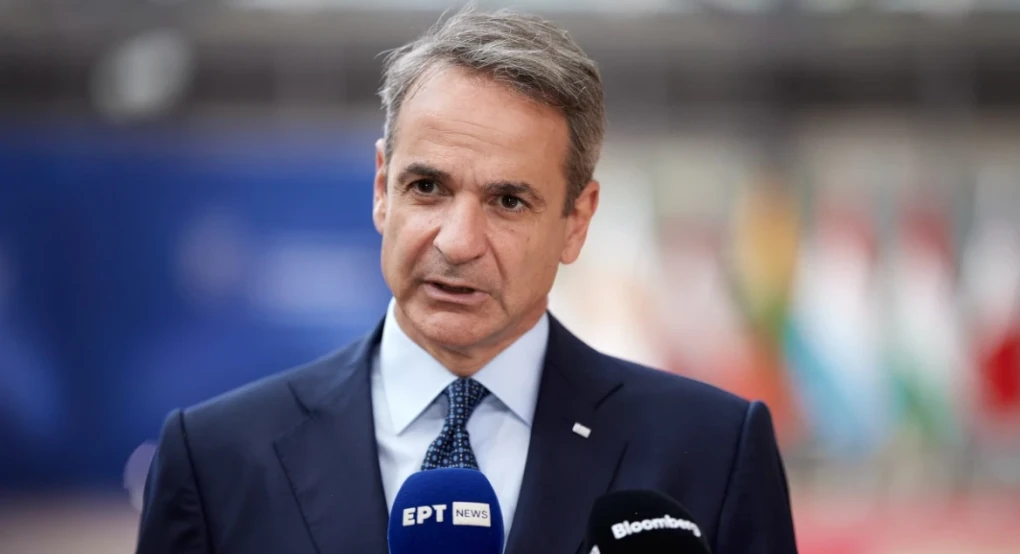 Μητσοτάκης στη Σύνοδο Κορυφής: Πολεμικά πλοία έξω από τα χωρικά ύδατα της Λιβύης για να γυρνούν πίσω οι βάρκες των διακινητών Μητσοτάκης στη Σύνοδο Κορυφής: Πολεμικά πλοία έξω από τα χωρικά ύδατα της Λιβύης για να γυρνούν πίσω οι βάρκες των διακινητών