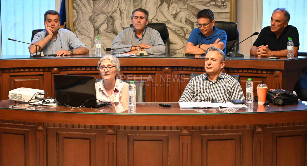 Παραμορφωμένα ροδάκινα: Όλες οι μέχρι τώρα ενδείξεις δείχνουν το άκαρι της οικογένειας Eriophyodae Παραμορφωμένα ροδάκινα: Όλες οι μέχρι τώρα ενδείξεις δείχνουν το άκαρι της οικογένειας Eriophyodae