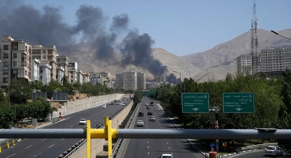 «Πώς μπορούν 10 εκατομμύρια άνθρωποι να εκκενώσουν την Τεχεράνη;» μετά τις απειλές Τραμπ και Νετανιάχου «Πώς μπορούν 10 εκατομμύρια άνθρωποι να εκκενώσουν την Τεχεράνη;» μετά τις απειλές Τραμπ και Νετανιάχου