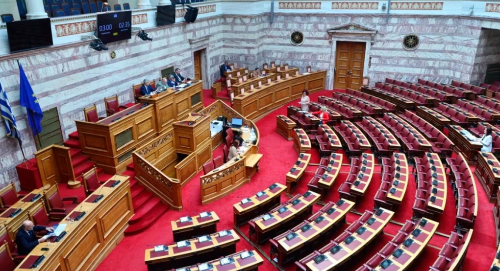 Ξεκινά η «μάχη» στη Βουλή για τα Τέμπη - Τρεις προτάσεις, 14 κάλπες, συμμαχίες-έκπληξη και μυστική ψηφοφορία Ξεκινά η «μάχη» στη Βουλή για τα Τέμπη - Τρεις προτάσεις, 14 κάλπες, συμμαχίες-έκπληξη και μυστική ψηφοφορία