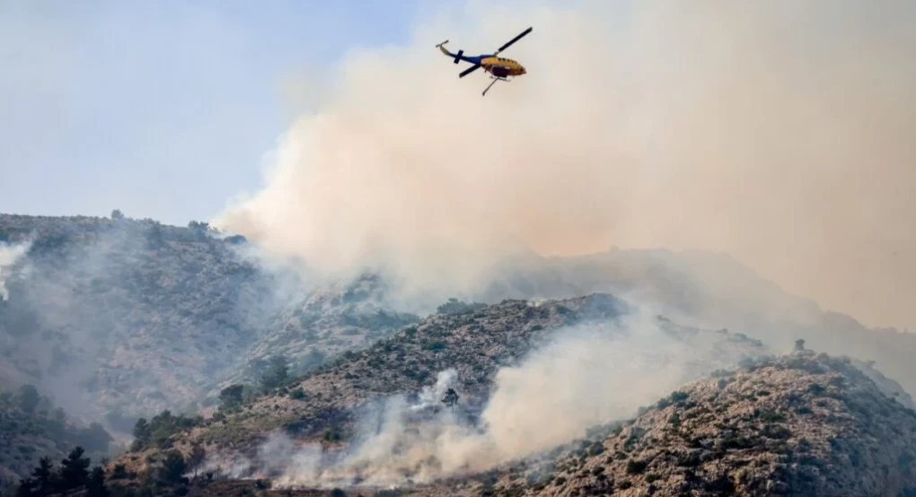 Φωτιά στη Χίο: Μαίνεται η μάχη της Πυροσβεστικής με τις φλόγες - Έχουν καεί πάνω από 60.000 στρέμματα Φωτιά στη Χίο: Μαίνεται η μάχη της Πυροσβεστικής με τις φλόγες - Έχουν καεί πάνω από 60.000 στρέμματα