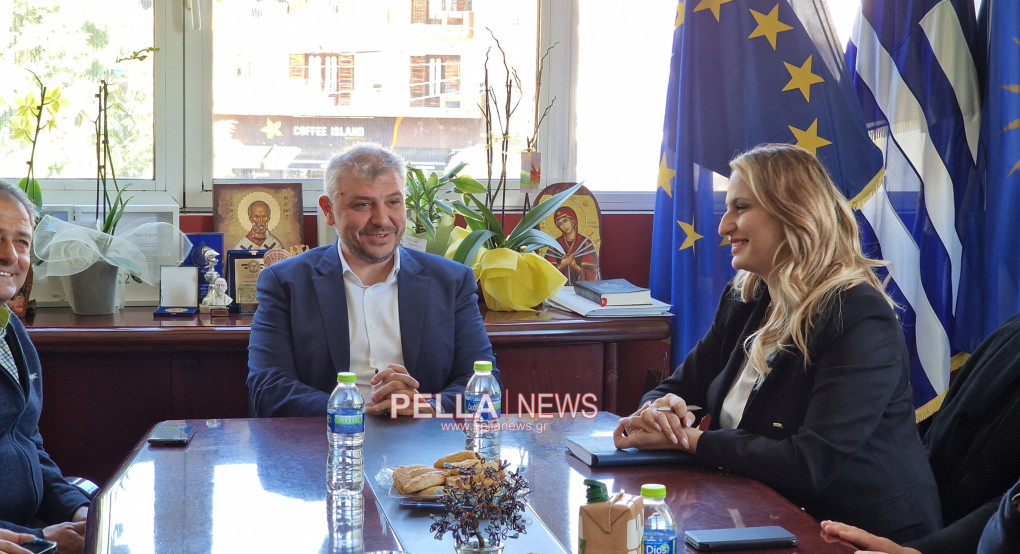 Δήμαρχος Αλμωπίας Νίκος Παρούτογλου – Παρών στα προβλήματα, πρωταγωνιστής στις λύσεις Δήμαρχος Αλμωπίας Νίκος Παρούτογλου – Παρών στα προβλήματα, πρωταγωνιστής στις λύσεις
