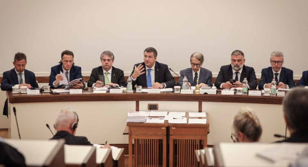 Επίσημη επίσκεψη του Επιτρόπου Απόστολου Τζιτζικώστα στη Ρώμη