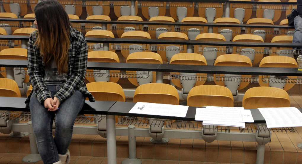 Ζαχαράκη: Τελευταία ευκαιρία για 35.000 «αιώνιους» φοιτητές, θα διαγραφούν 290.000 – Ποια τα κριτήρια για τη δεύτερη ευκαιρία