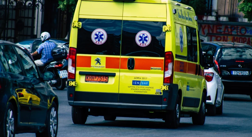 Άνδρας μαχαίρωσε τη μητέρα του, την αδερφή και τον θείο του στα Μέγαρα