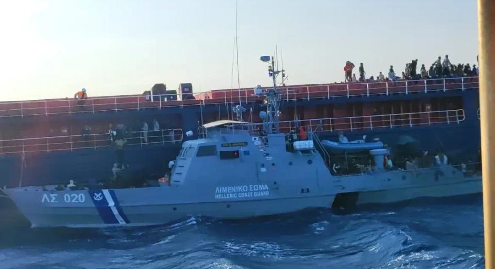 Στη Μαλακάσα θα μεταφερθούν οι 520 αλλοδαποί που διασώθηκαν στα ανοιχτά της Γαύδου