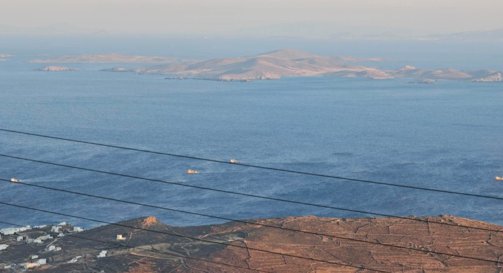 Τι δουλειά έχει η τουρκική αρμάδα αλιευτικών στις Κυκλάδες Τι δουλειά έχει η τουρκική αρμάδα αλιευτικών στις Κυκλάδες