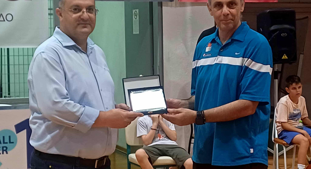 Τιμητική πλακέτα στον Δήμαρχο Κιλκίς από την ‘’Κούπα’’