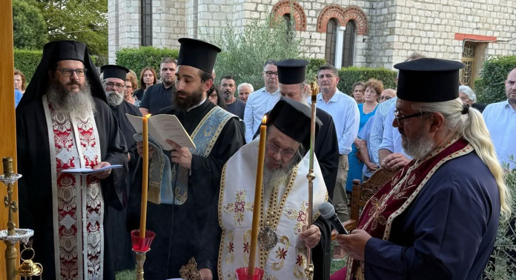 Θυρανοίξια νέου Ιερού Εξωκκλησίου στα Άθυρα Πέλλας Θυρανοίξια νέου Ιερού Εξωκκλησίου στα Άθυρα Πέλλας