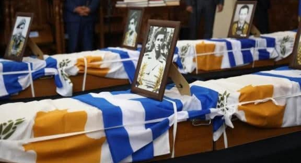 Ο Δήμαρχος Έδεσσας Γιάννης Τσεπκεντζής Τιμά τον Ήρωα της ΕΛΔΥΚ, Θεόδωρο Χαραλαμπίδη Ο Δήμαρχος Έδεσσας Γιάννης Τσεπκεντζής Τιμά τον Ήρωα της ΕΛΔΥΚ, Θεόδωρο Χαραλαμπίδη