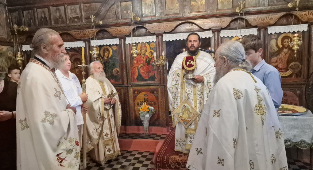 Πανηγυρική Θεία Λειτουργία στην Αγία Παρασκευή Περίκλειας