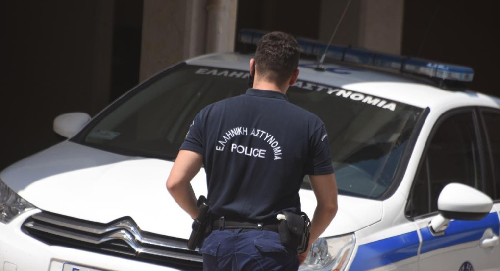 Θεσσαλονίκη: «Μαϊμού» υπάλληλος της ΔΕΗ ξάφρισε ηλικιωμένη – Της άρπαξε κοσμήματα Θεσσαλονίκη: «Μαϊμού» υπάλληλος της ΔΕΗ ξάφρισε ηλικιωμένη – Της άρπαξε κοσμήματα