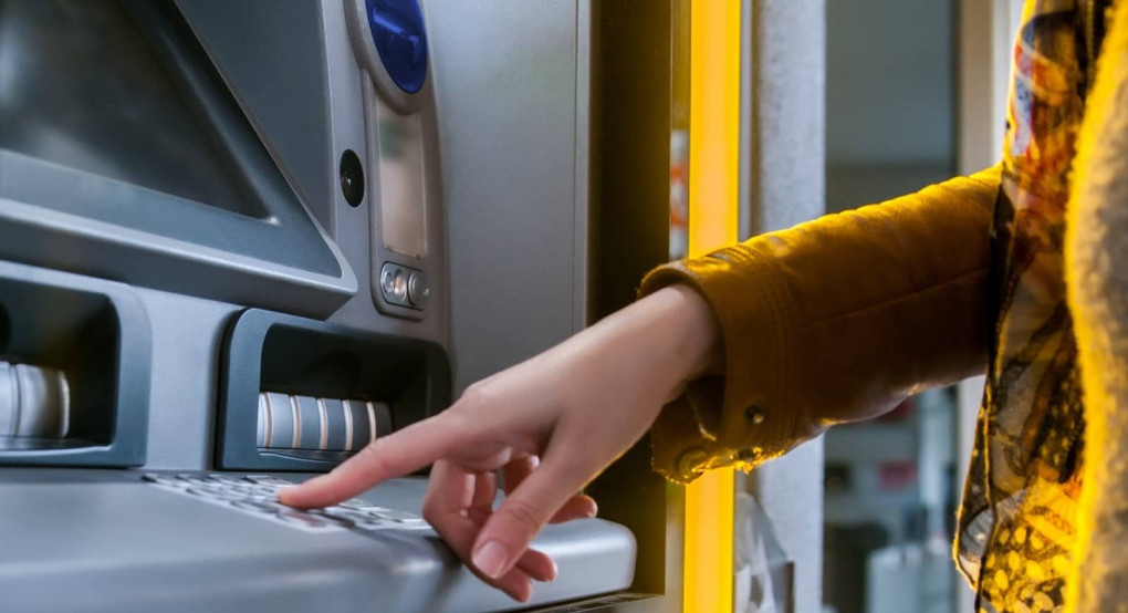 ΕΕΚΕ: Εξοργιστική κερδοσκοπία της Τράπεζας Πειραιώς σε βάρος των καταναλωτών