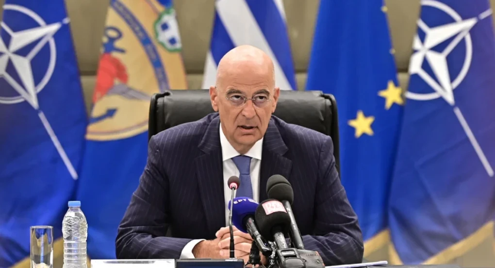 Ανακοινώσεις Δένδια: Θητεία μόνο στον Στρατό Ξηράς, αυξάνεται ο μισθός των στρατευμένων από €8 ευρώ σε €50- €100 Ανακοινώσεις Δένδια: Θητεία μόνο στον Στρατό Ξηράς, αυξάνεται ο μισθός των στρατευμένων από €8 ευρώ σε €50- €100