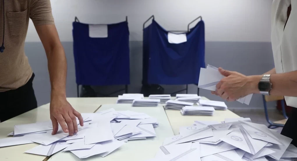 Νέος νόμος: Θα ψηφίζουμε μια φορά, αλλά... δύο συνδυασμούς για δημοτικές και περιφερειακές εκλογές Νέος νόμος: Θα ψηφίζουμε μια φορά, αλλά... δύο συνδυασμούς για δημοτικές και περιφερειακές εκλογές