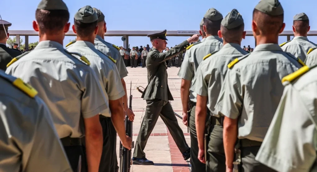 Δεύτερη ανάγνωση για τις βάσεις στις Στρατιωτικές Σχολές: Η «κρυφή» μεταφορά κενών Δεύτερη ανάγνωση για τις βάσεις στις Στρατιωτικές Σχολές: Η «κρυφή» μεταφορά κενών