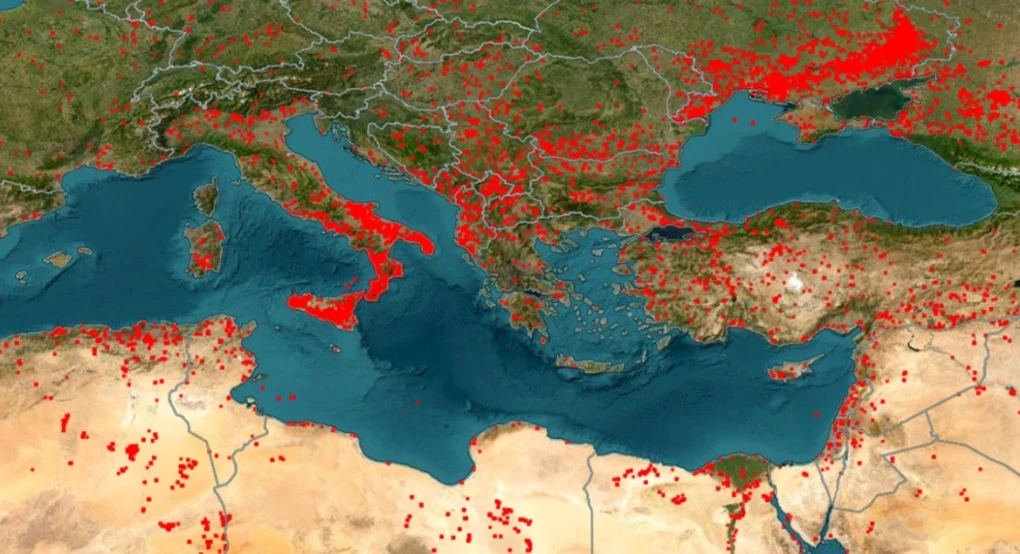 Καίγεται όλη η Μεσόγειος - Δείτε τον δορυφορικό χάρτη της NASA για τις φωτιές σε εξέλιξη Καίγεται όλη η Μεσόγειος - Δείτε τον δορυφορικό χάρτη της NASA για τις φωτιές σε εξέλιξη