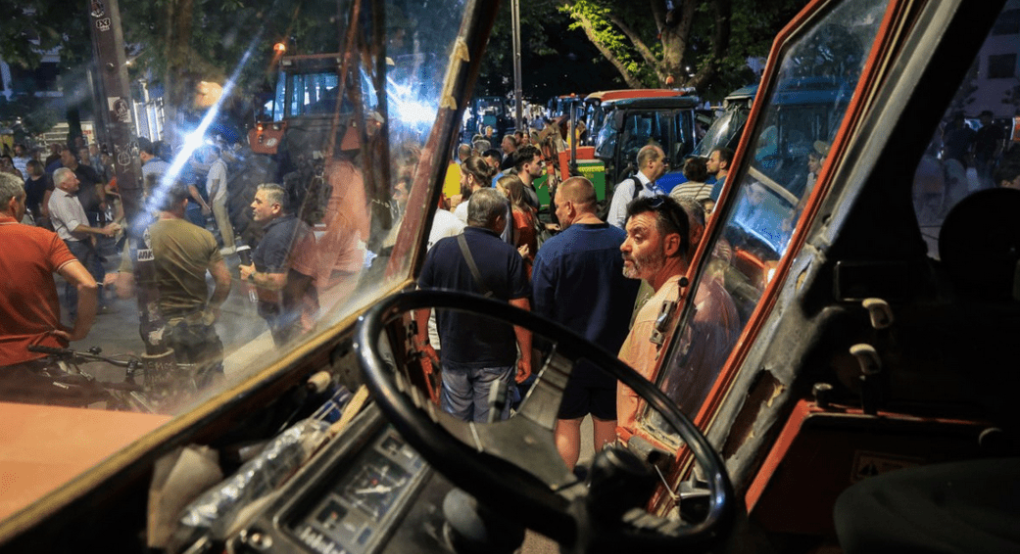 «Απόβαση» αγροτών με τα τρακτέρ τους στη Λάρισα, στη σκιά των αποκαλύψεων του σκανδάλου στον ΟΠΕΚΕΠΕ «Απόβαση» αγροτών με τα τρακτέρ τους στη Λάρισα, στη σκιά των αποκαλύψεων του σκανδάλου στον ΟΠΕΚΕΠΕ