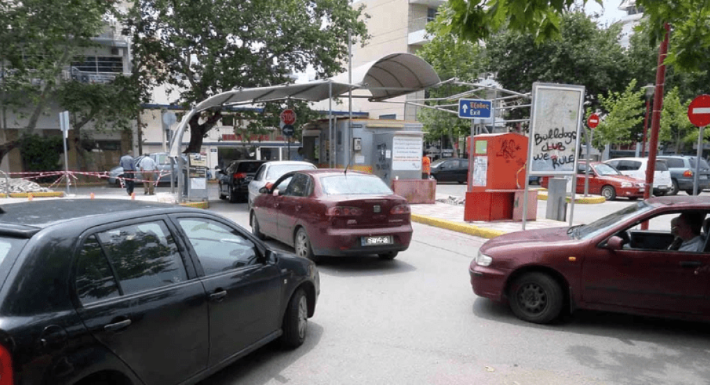 Καλαμάτα: Καταγγελίες για ζημιές από Ρομά σε οχήματα στο πάρκινγκ του Νέδοντα Καλαμάτα: Καταγγελίες για ζημιές από Ρομά σε οχήματα στο πάρκινγκ του Νέδοντα