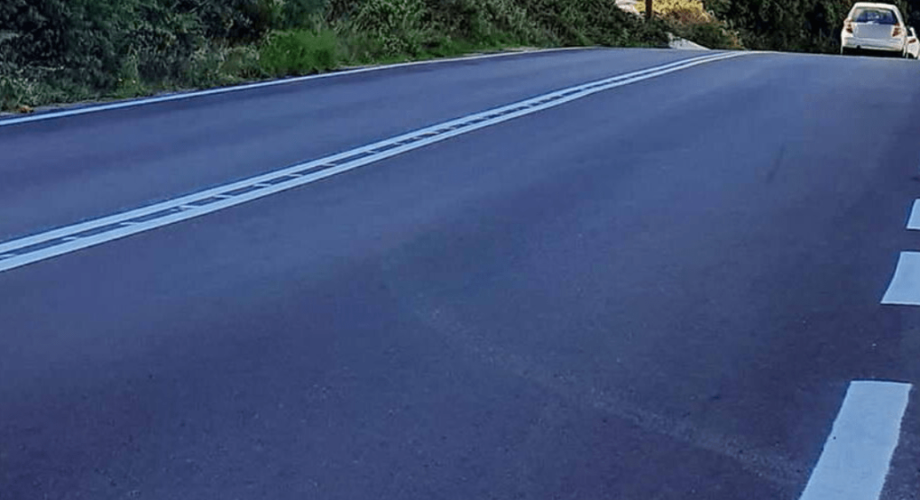 Νυχτερινές εργασίες διαγράμμισης στη λεωφόρο Μίκη Θεοδωράκη (πρώην οδό Λαγκαδά)