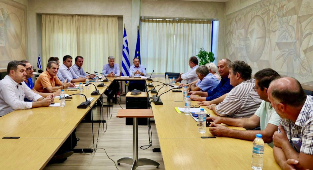 Χρήστος Κέλλας από τον Έβρο: Στο επίκεντρο η αναβάθμιση του Κέντρου Εξωτικών Νοσημάτων, η βιοασφάλεια της κτηνοτροφίας και τα προβλήματα λειψυδρίας Χρήστος Κέλλας από τον Έβρο: Στο επίκεντρο η αναβάθμιση του Κέντρου Εξωτικών Νοσημάτων, η βιοασφάλεια της κτηνοτροφίας και τα προβλήματα λειψυδρίας