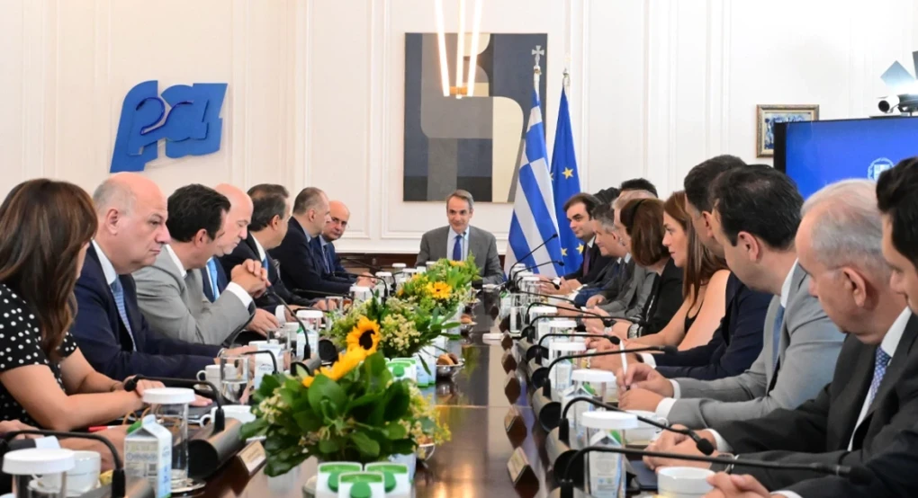 Μητσοτάκης: Κρίσιμο το 2026, να μη χαθεί ούτε ένα ευρώ από τους πόρους του Ταμείου Ανάκαμψης Μητσοτάκης: Κρίσιμο το 2026, να μη χαθεί ούτε ένα ευρώ από τους πόρους του Ταμείου Ανάκαμψης