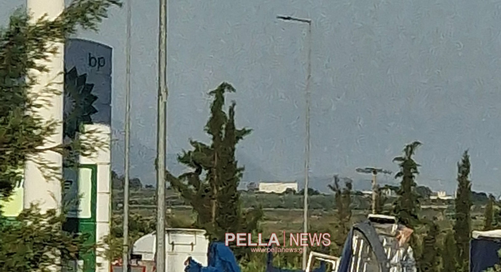 Απίστευτο τροχαίο στην Εθνική Λαμίας-Θεσσαλονίκης Απίστευτο τροχαίο στην Εθνική Λαμίας-Θεσσαλονίκης