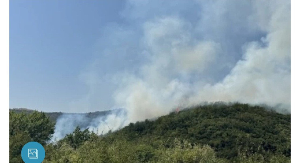 Φωτιά ξέσπασε σε χορτολιβαδική έκταση στο Μαυροβούνι της Σκύδρας
